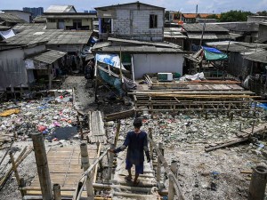 Kampung Dadap di Tangerang Dipenuhi Sampah