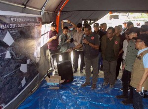 Pemerintah Bangun Rumah Huntara Untuk Penyintas Erupsi Gunung Lewotobi Laki-laki