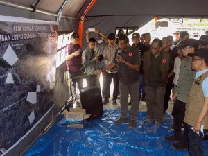 Pemerintah Bangun Rumah Huntara Untuk Penyintas Erupsi Gunung Lewotobi Laki-laki