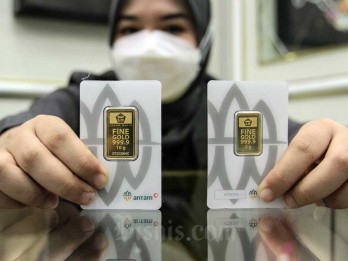 Harga Emas 24 Karat Antam Hari Ini Turun ke Level Rp1,53 Juta per Gram