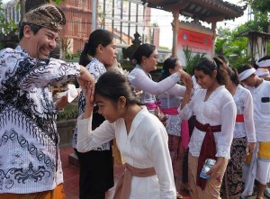 Perayaan Peringatan Hari Guru di Bali