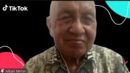 Kisah Inspiratif Hari Guru, Tantangan Mbah Melan Ajarkan Matematika di Live TikTok