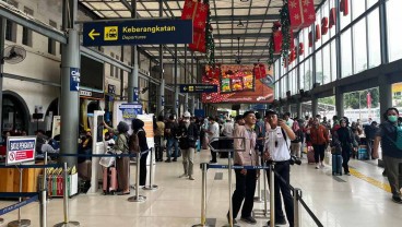 Jelang Nataru, KAI Cek Lokomotif hingga Tambah Personel Keamanan