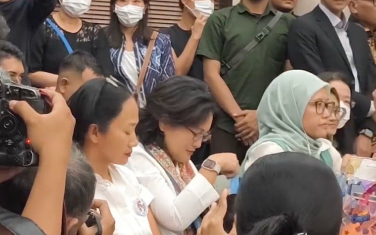 Istri mantan Menteri Perdagangan Tom Lembong, Franciska Wihardja menghadiri sidang praperadilan di Pengadilan Negeri (PN) Jakarta Selatan, Selasa (26/11/2024). JIBI - Anshary Madya Sukma