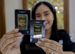 Harga Emas Antam di Pegadaian Hari Ini Anjlok, per Gram Dibanderol Rp1.537.000