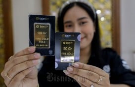 Harga Emas Antam di Pegadaian Hari Ini Anjlok, per Gram Dibanderol Rp1.537.000