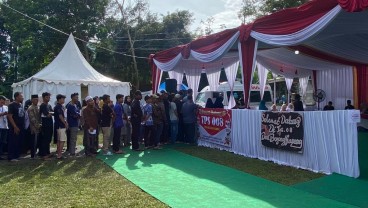 Foto TPS 008 Hambalang Tempat Prabowo Mencoblos, Warga Antre Ingin Bertemu Presiden