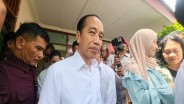 Ditemani Jan Ethes, Jokowi dan Iriana Mencoblos di TPS 12 Sumber Solo