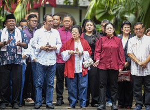 Megawati Soekarnoputri Bersama Keluarga Gunakan Hak Pilihnya