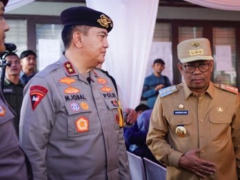 Pastikan Kelancaran Pilkada, Pj Gubernur Riau Tinjau Sejumlah TPS