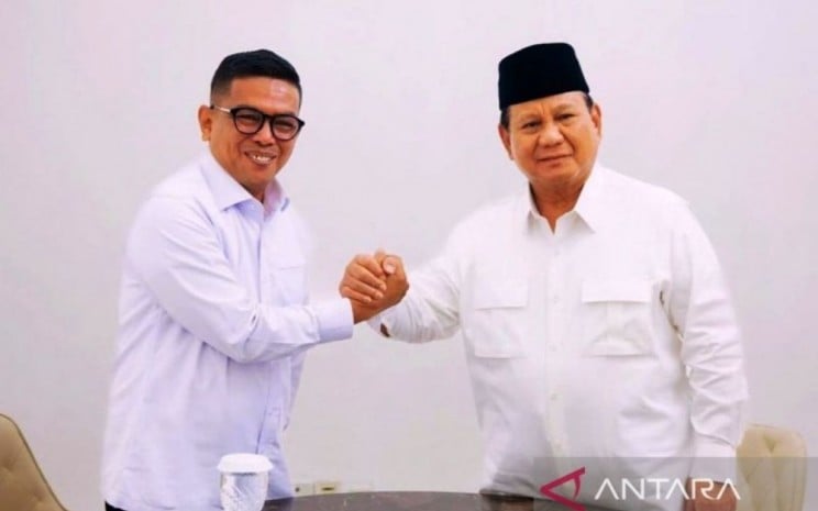 Calon Gubernur Banten Andra Soni (kiri) bersama ketua Umum Gerindra Prabowo Subianto. ANTARA/Dokumen pribadi - am.