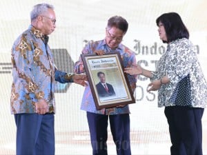 Bisnis Indonesia Logistics Awards (BILA) 2024 mengangkat tema Transformasi dan Inovasi Logistik Berkelanjutan untuk Mendukung Pertumbuhan Ekonomi 8%.