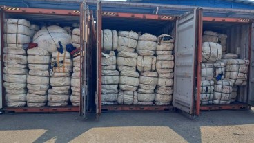 Banjir Tekstil Ilegal dari China, DPR Sentil Bea Cukai: Cuma Tajam ke Masyarakat Sendiri