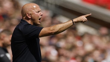 Man City Sedang Terpuruk, Arne Slot Tetap Tidak Mau Kasihan dengan Guardiola