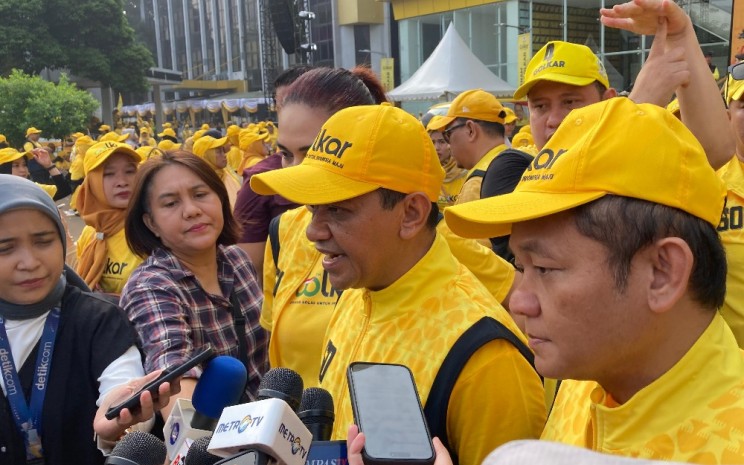 Ketua Umum Partai Golkar Bahlil Lahadalia ketika ditemui di DPP Partai Golkar, Jakarta Barat, Sabtu (16/11/2024)  -  BISNIS / Jessica Gabriela Soehandoko