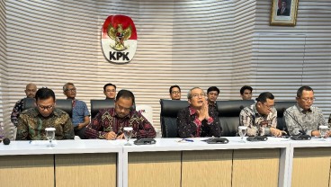 KPK Amankan Uang Rp1 Miliar Lebih saat OTT Pj Wali Kota Pekanbaru