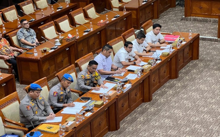 Kapolrestabes Semarang Kombes Irwan Anwar menghadiri RDP dengan Komisi III DPR, di Gedung DPR, Kompleks Parlemen Senayan, Jakarta Pusat, Selasa (3/12/2024) - BISNIS/Annisa Nurul Amara