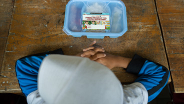 Utak-atik Anggaran Makan Bergizi Gratis, Ekonom: Bukti Ruang Fiskal Sempit