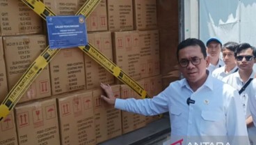 Keramik Impor Ilegal Senilai Rp9,8 Miliar Ditahan di Tanjung Perak