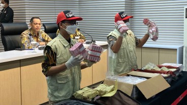 KPK Usut Aliran Uang Korupsi Pj Walikota Pekanbaru Risnandar Mahiwa