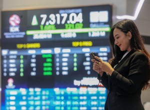 379 Saham Menguat IHSG Ditutup Hijau