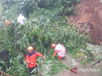 BPBD Laporkan 1 Orang Tewas pada Bencana Banjir hingga Longsor di Sukabumi