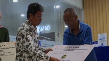 Pemkot Yogyakarta Serahkan Bansos ke 1.160 Lansia