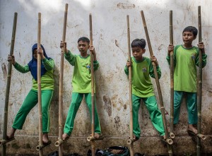 Festival Permainan Tradisional di Kampung Adat Cirendeu