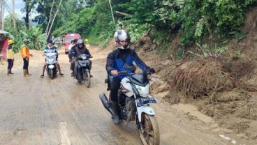 Jalan Utama Cianjur Selatan yang Amblas Kini Bisa Dilalui