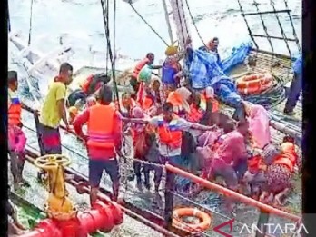 Kapal Tenggelam di Perairan Madura-Situbondo 49 Orang Selamat, 1 Dinyatakan Hilang