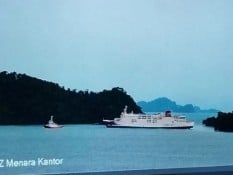 Basarnas Evakuasi KMP Jagantara yang Kandas di Pulau kandang Lunik