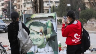 Rezim Bashar al-Assad Runtuh, Korban Terakhir Revolusi Arab?