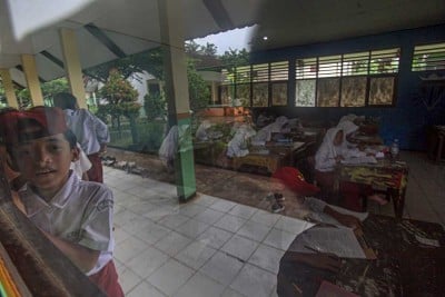 Gedung Sekolah Digunakan Sebagai Posko Pengungsian Korban Bencana Pergerakan Tanah di Sukabumi