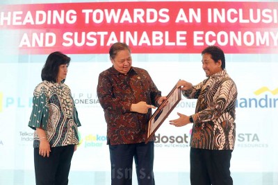 Airlangga Hartarto Buka Acara Bisnis Indonesia Economic Outlook 2025