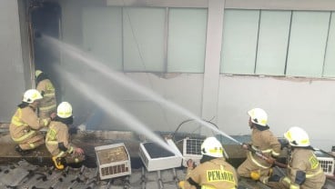 Diduga Ada Ledakan di Gedung Jalan Bulungan, 52 Personel Pemadam Diterjunkan