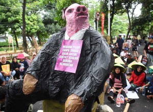 Pegiat HAM Lakukan Aksi Damai Dalam Rangka Memperingati Hari HAM Sedunia di Jakarta