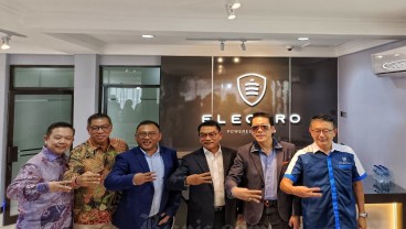 Moeldoko Buka Dealer Motor Listrik Electro di Jakarta Barat