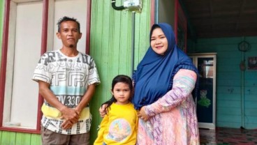 Bantuan Listrik Gratis, Terangi Hidup Nelayan Ikan Banta di Kalimantan Tengah