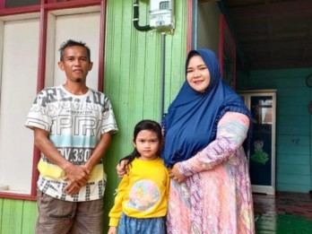 Bantuan Listrik Gratis, Terangi Hidup Nelayan Ikan Banta di Kalimantan Tengah
