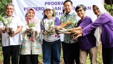 Menyuburkan Simbiosis Mutualisme Pabrik Jamu dengan Petani Simplisia