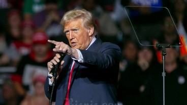 Trump Janji Percepat Perizinan untuk Investasi di AS