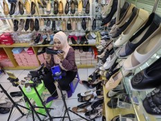 Produsen Sepatu Ketar-ketir Belum Ada Hilal Insentif UMP 2025