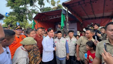 Gibran Sambangi Lokasi Kebakaran di Kemayoran, Bagikan Sembako, Susu & Mainan