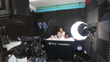 ShopTokopedia Gelar Mega Guncang 12.12 Playground di Taman Literasi Blok M Jakarta