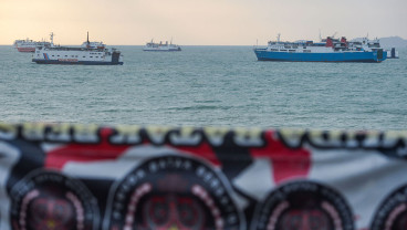 Persiapan Armada Kapal Di Pelabuhan Merak-Bakauheni