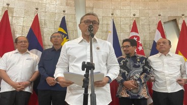 Menko Pangan Targetkan Aturan Baru Pupuk Subsidi Terbit 2025