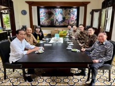 Momen Jokowi Unggah Foto Bareng Konglomerat Mochtar Riady