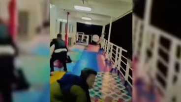Imbas Cuaca Buruk di Pelabuhan Merak, KMP Trimas Tabrak Kapal Gas hingga Bengkok