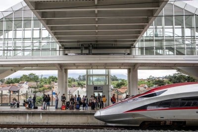 Peningkatan Penumpang Kereta Cepat Whoosh