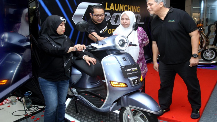 Motor Listrik United C2000 Mengaspal di Sulsel, Ini Targetnya